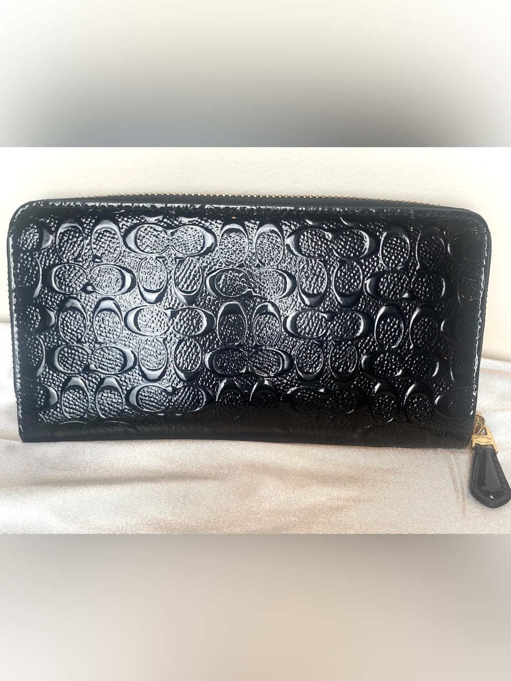 Coach Authentic Black Embossed Patent Leather Zip Wallet with Gold Logo Classic - Picture 3 of 12